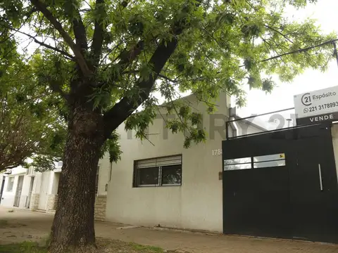 58 e/ 30 y 31 1700, Piso 0