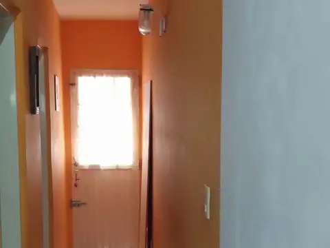 Depto Tipo Casa en Venta en Villa Luzuriaga, USD 70.000