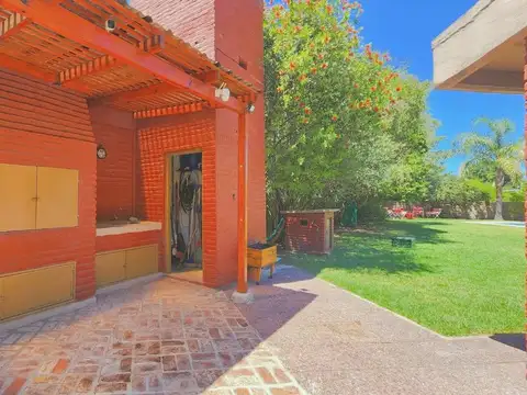 CASA QUINTA EN PONTEVEDRA 4 AMBIENTES CON PISCINA