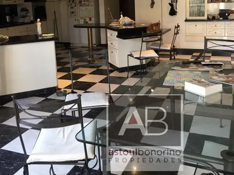 IMPORTANTE CASA CON POTENCIAL DESARROLLO COMERCIAL EN VENTA  BELLA VISTA