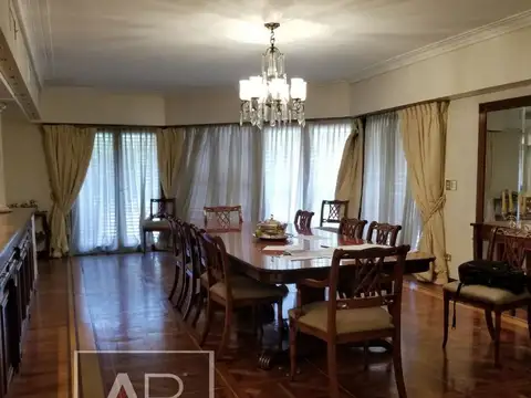 Casa 7 ambientes con 6 baños