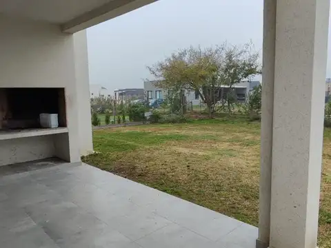 Casa en Alquiler en Santa Isabel, $ 1.500.000