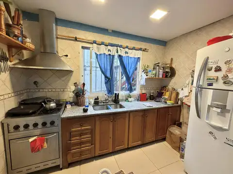 Casa 5 ambientes con 2 baños