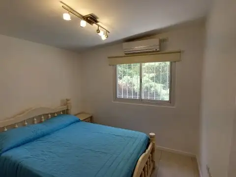 Casa en Alquiler con 1 cochera