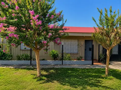 OPORTUNIDAD VENTA CASA AMPLIA DE 3 AMBIENTES ITUZAINGO