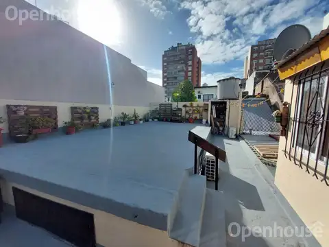 PH 4 AMBIENTES CON ENTRADA INDEPENDIENTE Y TERRAZA EN PARQUE AVELLANEDA