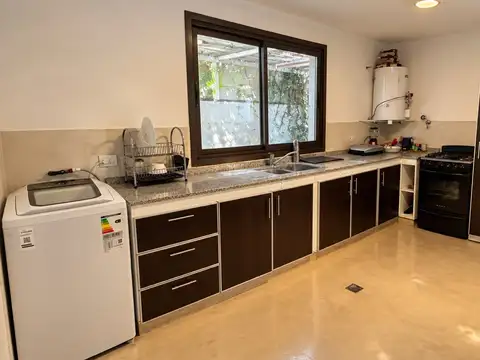 Avenida Celso Barrios 3600