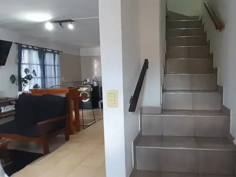Depto Tipo Casa 4 ambientes con 1 baño