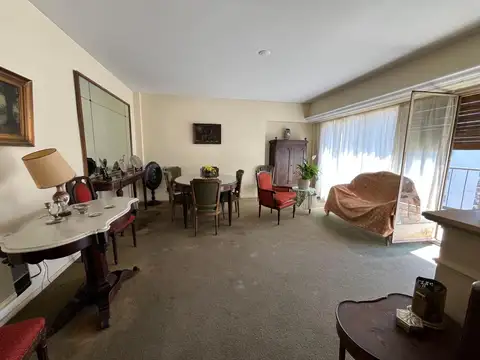 Venta. 5 Ambientes. Luminoso. Balcón terraza. Talcahuano 900