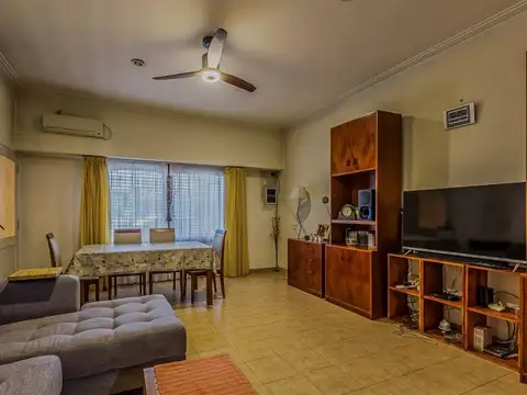 José M. Penna 1662 , Piso 0