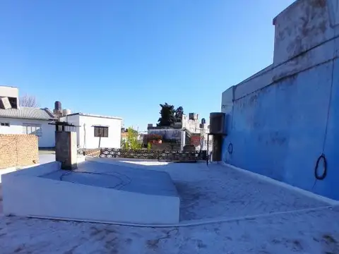 Marcos Sastre 3352. Casa Frente con Garaje.