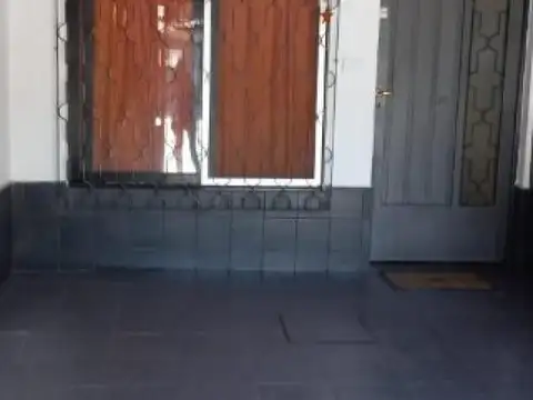 Depto Tipo Casa 3 ambientes con 2 baños