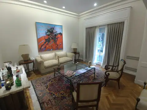 Departamento 8 ambientes con 2 baños