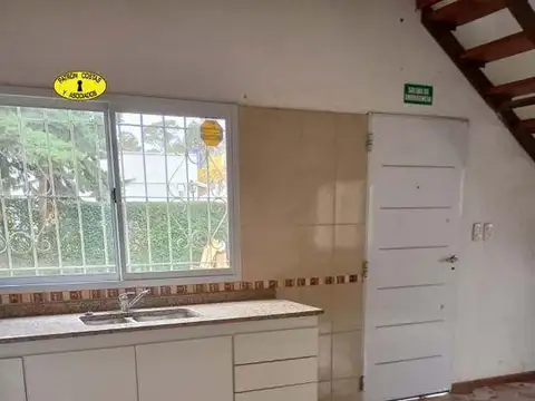 Casa 3 ambientes con 2 baños
