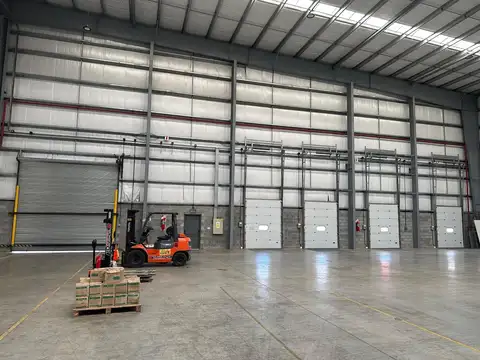 Alquiler de Nave Industrial AAA, con Servicios Logísticos Integrales
