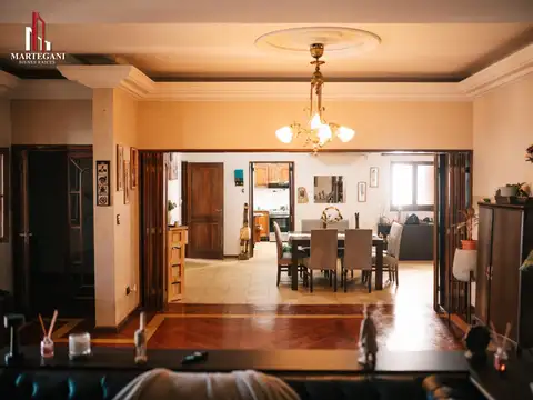 Venta Imponente Casa 6 Dorm. con Pileta y Jardín, Centro Histórico de Corrientes