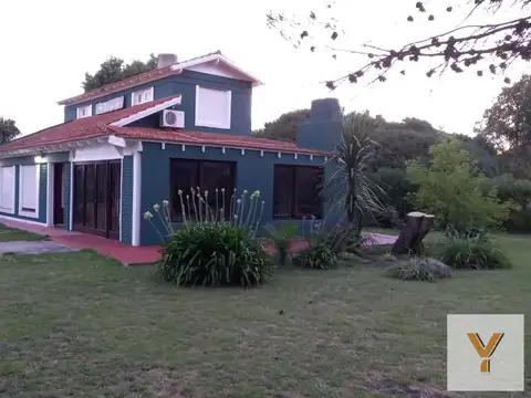 Casa en venta - 3 Dormitorios 2 Baños - 900Mts2 - Miramar
