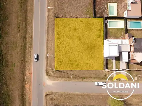 Terreno en Venta 27  mts Fondo