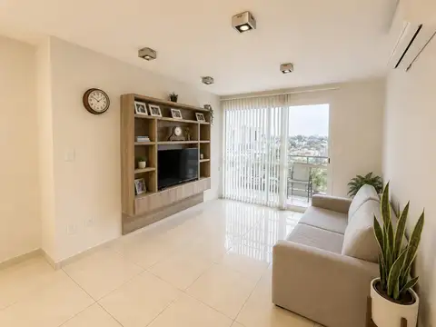 Departamento de dos dormitorios en complejo cerrado con cochera