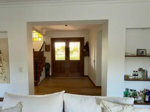 Casa 5 ambientes con 2 baños