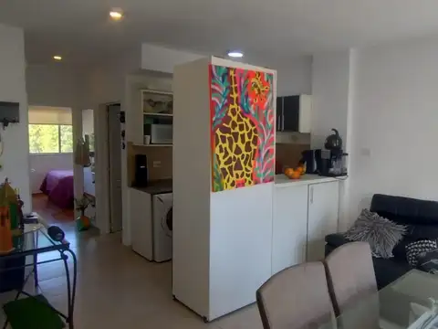 SEMIPISO 2 AMBIENTES AL FRENTE CON BALCON