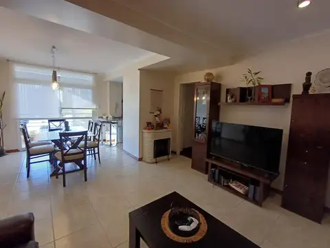 VENTA DEPARTAMENTO 3 DORMITORIOS COCHERA Y QUINCHO EXCLUSIVO