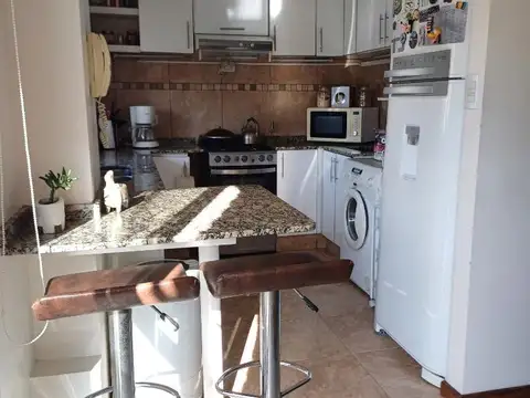 Departamento 4 ambientes con 2 baños