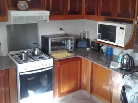 Casa 3 ambientes con 2 baños