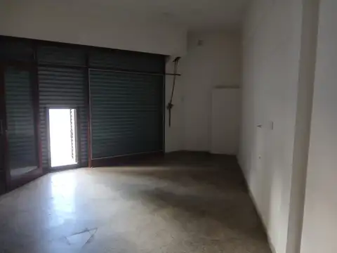 Local en Alquiler en Liniers, $ 850.000