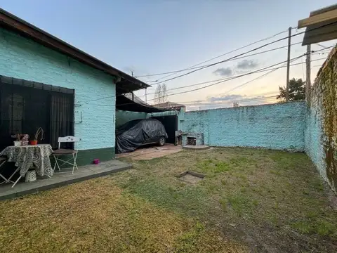 Casa 4 ambientes con 2 baños