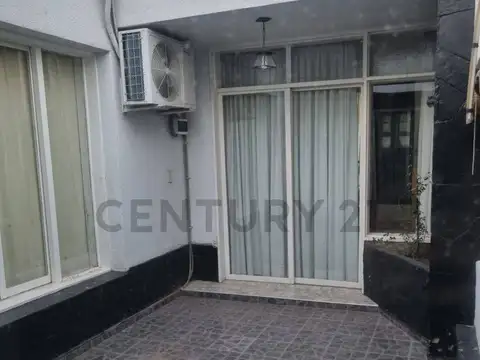 Casa 5 ambientes con 1 baño