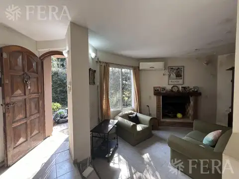Casa 3 ambientes con 2 baños