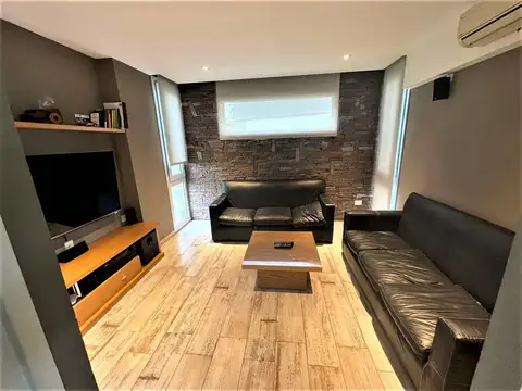 Casa 8 ambientes con 5 baños