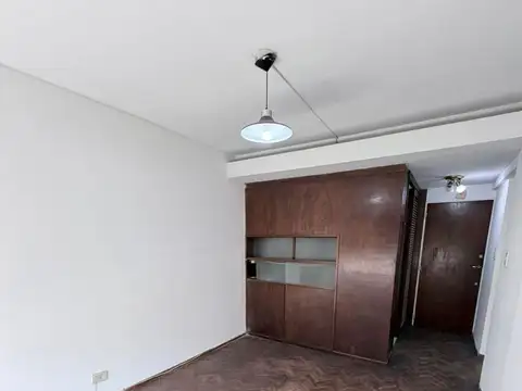 UN DORMITORIO - FRENTE – EXCELENTE UBICACIÓN – BAJOS GASTOS