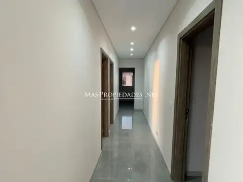 Casa 4 ambientes con 3 baños