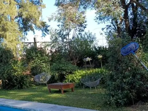 Casa en Venta con 10 cocheras