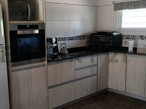 Casa 3 amb. mas cuarto con baño .PARQUE SAKURA, SOBRE LOTE DE 1708 M2