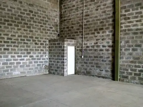 galpón sobre av. Lavalle