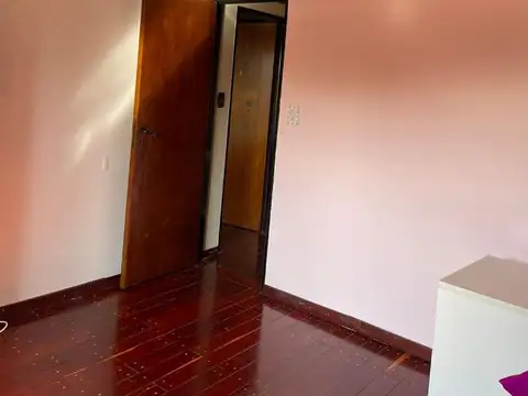 Casa 5 ambientes con 4 baños