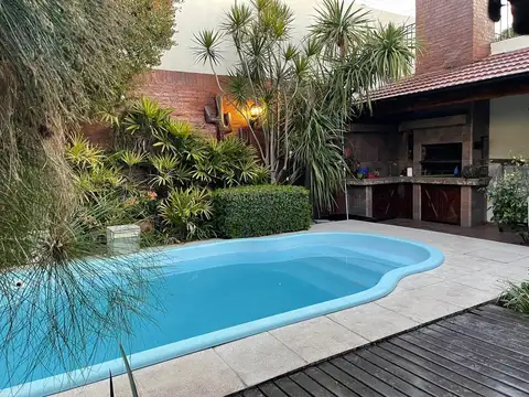 Casa en Venta en Burzaco, USD 250.000