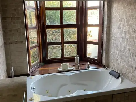 Burzaco excepcional propiedad en venta  muy buena ubicación