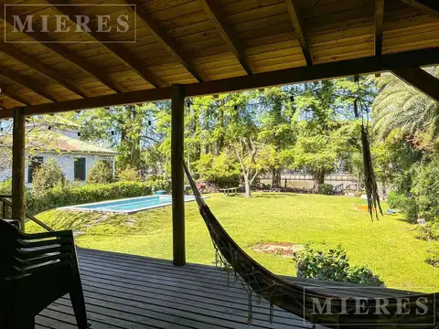 Casa en venta sobre el río Luján en frente a Paseo Victorica