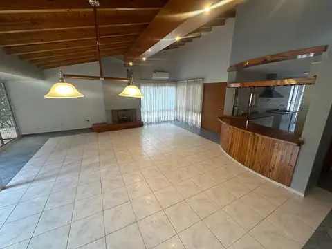 Casa en Alquiler en Coronel Dorrego, Guaymallén