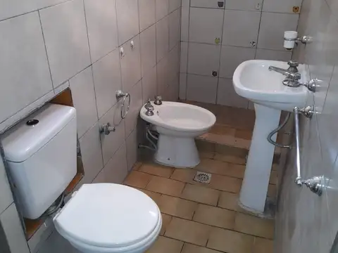 Departamento en Alquiler en Coronel Dorrego, $ 500.000