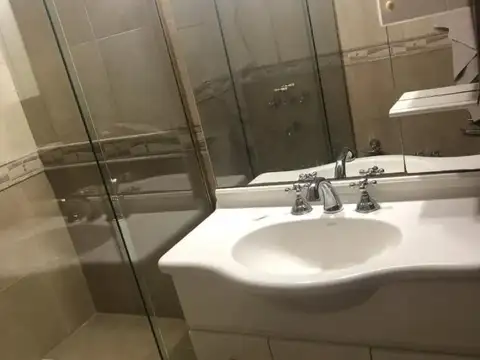 San Isidro, Salguero 200