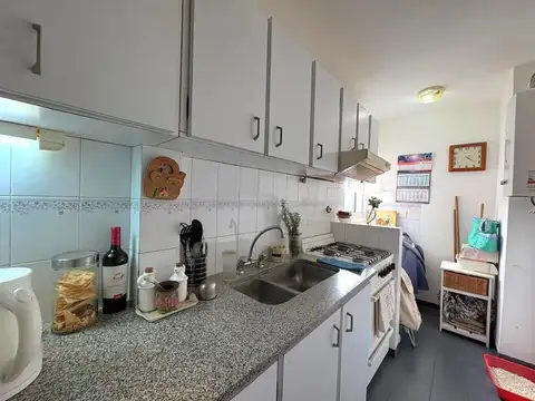 Departamento en alquiler en Centro (Zarate) con Cochera cubierta.