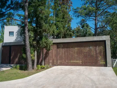 Casa en Venta en Countries y Barrios Cerrados en Berazategui, USD 790.000