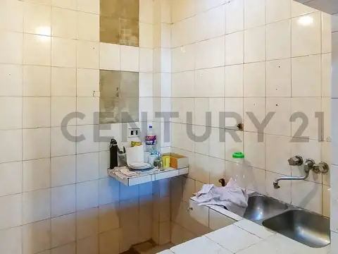 CASA DE 4 AMBIENTES EN VENTA CON COCHERA PARA RECICLAR