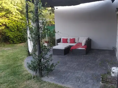 Vendo casa. Zona residencial.