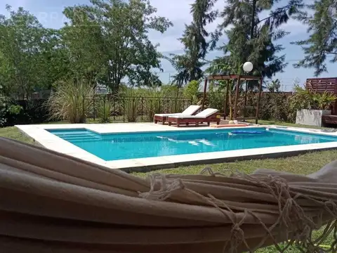 OAS. Venta Casa de 4 dormitorios, Parque, Piscina, Barrio San Matías.